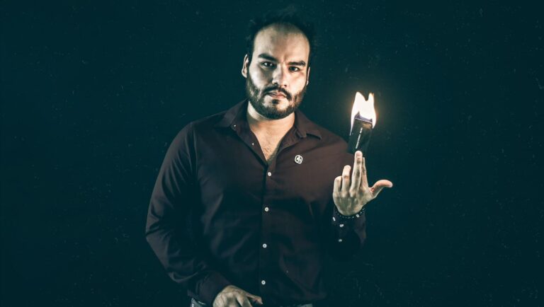 Luis - Ilusionista:Mago